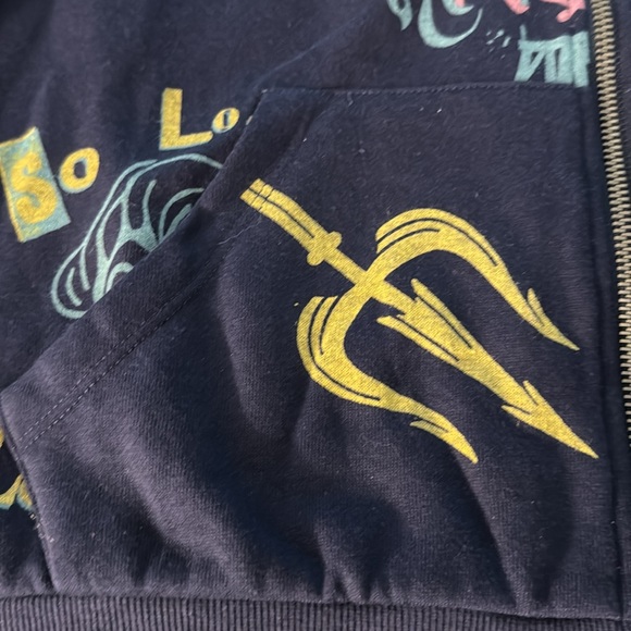 NWT Disney villains light weight sweatshirt. Size 12 - Picture 8 of 9